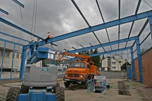 Stahlträger wird demontiert