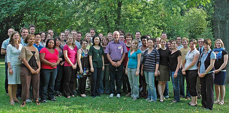 Fulbrightstipendiaten-UNI Gruppenbild im Grünen