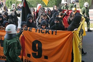 In der Formation eines Blocks: Autonome Nationalisten (Foto/Quelle Wikipedia CC)