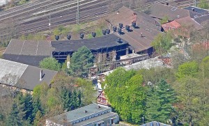 Der Rundbau des vormaligen Lokschuppen ist Kulturdenkmal. die Stadt Marburg will ihn verkaufen und dort Wohnbebauung zulassen. Foto R.Kieselbach