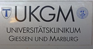 dbay0208042-UKGM Schild