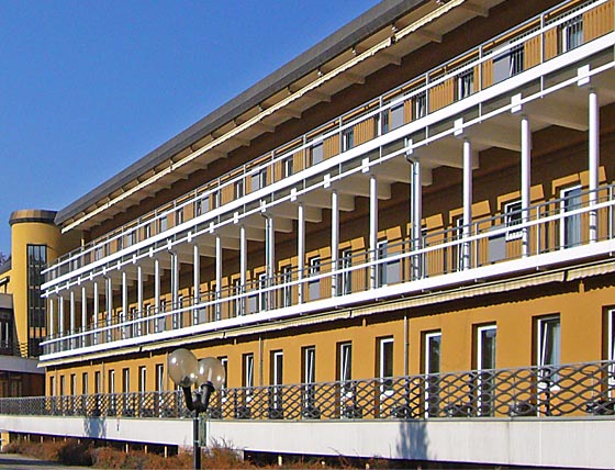 Es war einmal – Gebäudefront der jetzt abgebroechenen Klinik Sonnenblick im Mai 2011. Sternbald-Foto Hartwig Bambey