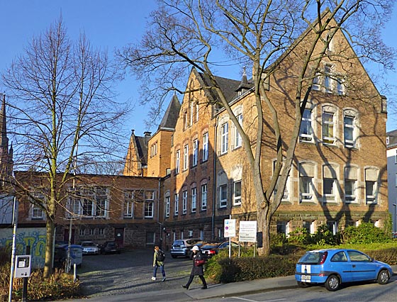 Das Pathologisch-anatomische Institut in der Robert-Kochstraße. Foto Hartwig Bambey