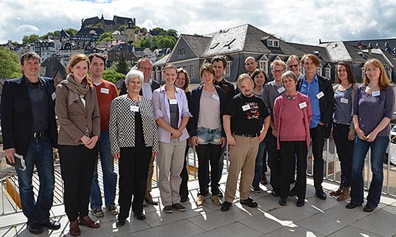 Voneinander lernen. Wissenschaftlicher Nachwuchs mit erfahrenen Medienleuten als Mentorinnen und Mentoren. Foto Reinhold Eckstein, Pressestelle Philipps-Universität