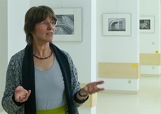 Bereits Anfang Februar eröffnete Dr. Susanne Ließegang, die Kunstbeauftragte des Uniklinikums Gießen, mit Fotografien von Elisabeth Turvold einen weiteren Kunst-Ort im Gießener Uniklinikum. Sternbald-Foto Hartwig Bambey