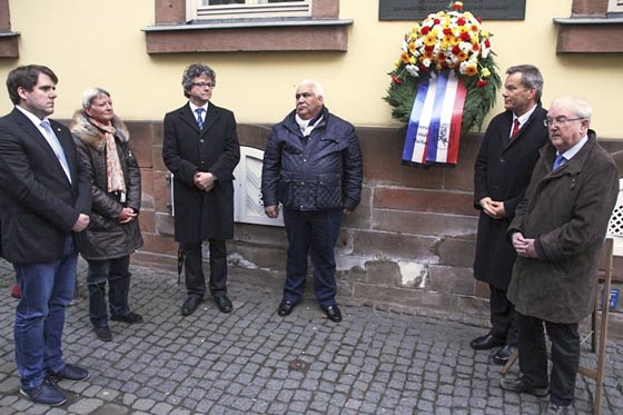 Marian Zachow, Anne Oppermann, Dr. Franz Kahle, Romano Strauß, Dr. Thomas Spies und Heinrich Löwer gedachten der Sinti und Roma, die von den Nationalsozialisten verfolgt und ermordet wurden. Foto Heiko Krause