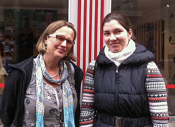 Stellen gemeinsam aus: Randi Grundke (links) und Anna-Lena Dehmel. Foto nn