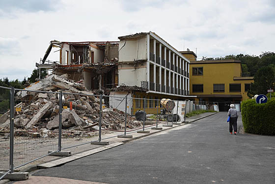 Ein trauriges Bild vermittelten die wenigen Reste der Klinik Sonnenblick vor einigen Tagen als Jürgen Balser eine kleine Serie Fotos gemacht hat, von denen er einige freundlicherweise zur Verfügung gestellt hat.