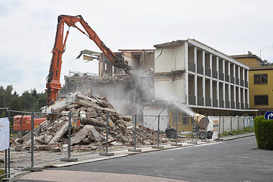 Abriss Klinik Sonnenblick im Juni 2016. Foto Jürgen Balser