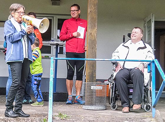 Startkommando von Schulleiterin Bender. Foto nn