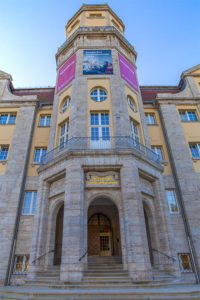 Der Begehbare Turm überragt dasHessische Landesmuseum Kassel und die Umgebung am Brüder-Grimm-Platz. Sternbald Fotos Hartwig Bambey