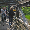 Begegnung auf dem Holzsteg