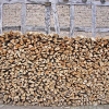 Eine Menge Holz vor der Tür