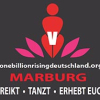 „One Billion Rising“ – Vor dem Rathaus gegen Gewalt tanzen