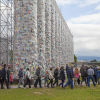 Schlange stehen für verbotene Bücher – The Parthenon of Books lockt Tausende auf den Friedrichsplatz in Kassel