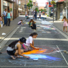 Bunte Kreidebilder in der Marktstraße von Neustadt
