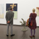 Eckhard Kremers im Marburger Kunstverein – Kunstwerke, die sich über eine rote Linie mäandernd verbinden