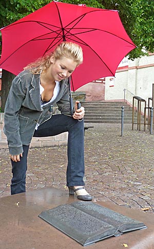 World champion in wheel gymnastics – Laura´s story learning to move a big wheel