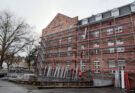 Fenster und Fassade der alten Jägerkaserne werden saniert