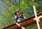 Neuer Hochseilgarten im Stadtwald begeistert Familien und inklusive Nutzer